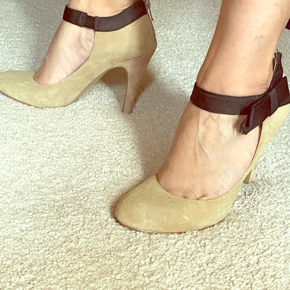 Suede Nine West shoes